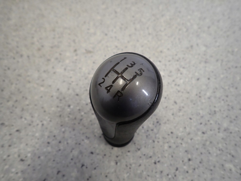 NISSAN NOTE E11 06- GAŁKA ZMIANY BIEGÓW 3/5