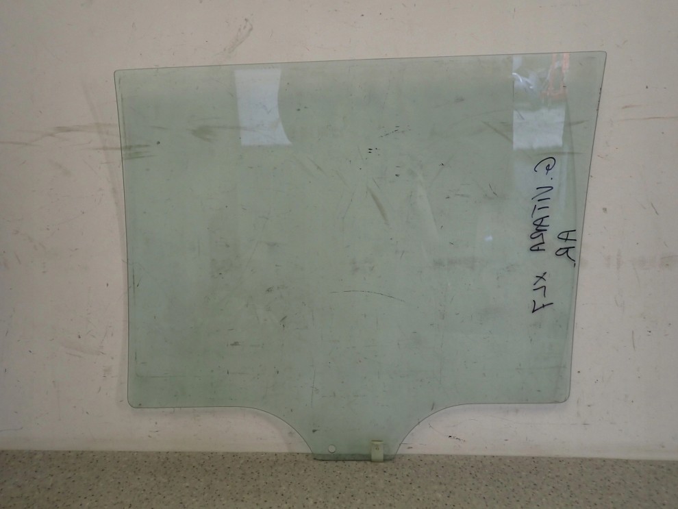 SUZUKI GRAND VITARA I XL7 99-05 SZYBA TYLNA PRAWA 3/3