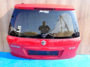 SUZUKI SX4 06-13 KLAPA BAGAŻNIKA SZYBA TYLNA ZCF 1/15 MINIATURA