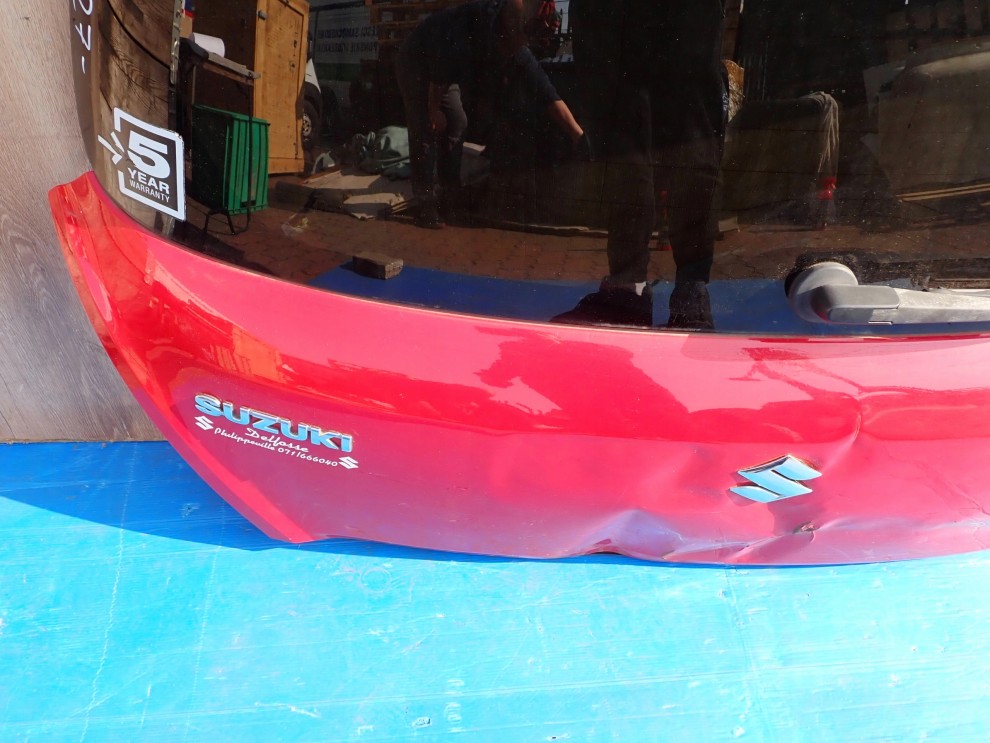 SUZUKI SWIFT MK7 10-16 KLAPA BAGAŻNIKA SZYBA TYLNA ZCF 8/16