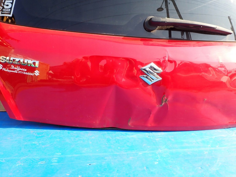 SUZUKI SWIFT MK7 10-16 KLAPA BAGAŻNIKA SZYBA TYLNA ZCF 10/16