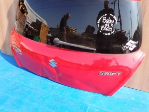 SUZUKI SWIFT MK7 10-16 KLAPA BAGAŻNIKA SZYBA TYLNA ZCF 6/16 MINIATURA