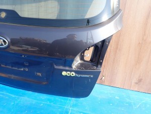 KIA VENGA 09- KLAPA BAGAŻNIKA SZYBA TYLNA BE 13/16 MINIATURA
