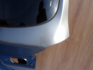 MITSUBISHI ASX 10- KLAPA BAGAŻNIKA SZYBA TYLNA U17A 13/16 MINIATURA