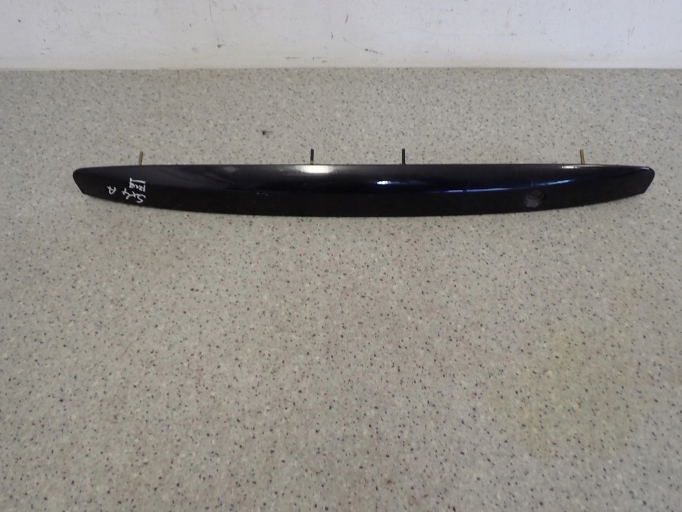 SUZUKI SX4 SEDICI 06-13 LISTWA KLAPY Z OTWOREM NA BĘBENEK 1/9