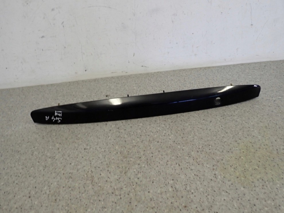 SUZUKI SX4 SEDICI 06-13 LISTWA KLAPY Z OTWOREM NA BĘBENEK 2/9