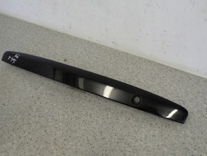 SUZUKI SX4 SEDICI 06-13 LISTWA KLAPY Z OTWOREM NA BĘBENEK 4/9 MINIATURA