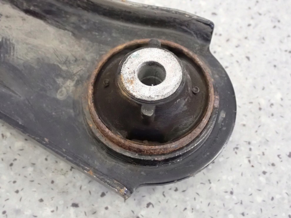 NISSAN MICRA K12 03-10 WAHACZ PRZEDNI LEWY 7/9