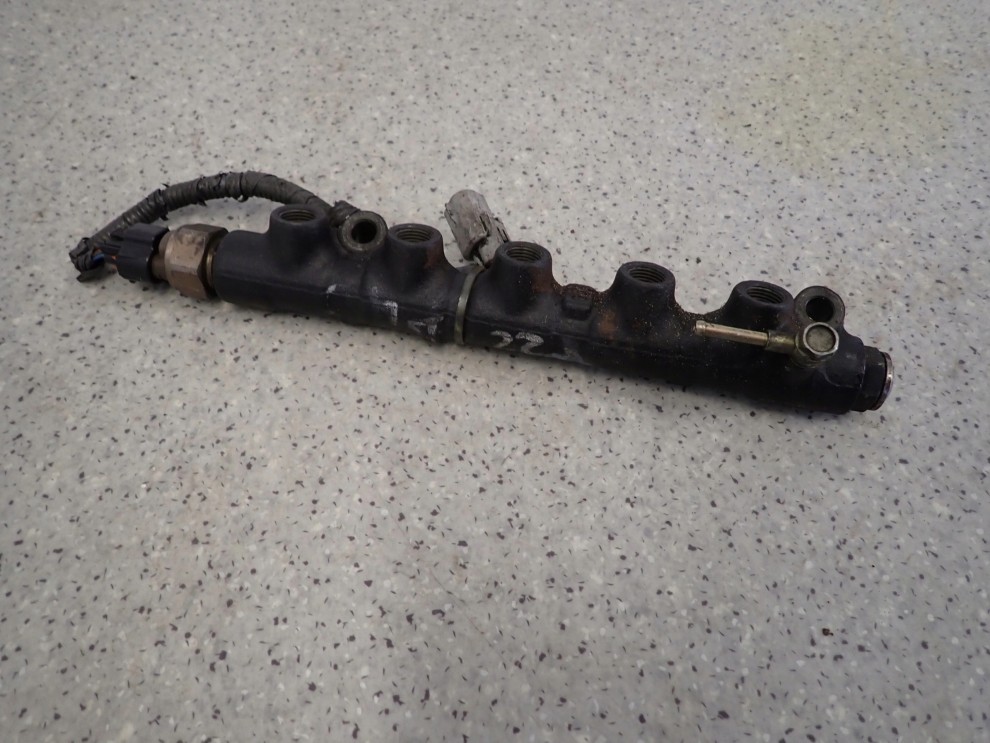 TOYOTA COROLLA E11 E12 COROLLA AVENSIS T22 2.0 D4D 90 KM LISTWA WTRYSKOWA 7/9