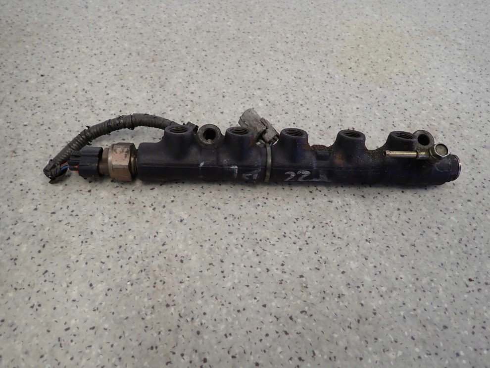 TOYOTA COROLLA E11 E12 COROLLA AVENSIS T22 2.0 D4D 90 KM LISTWA WTRYSKOWA 8/9