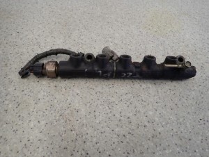 TOYOTA COROLLA E11 E12 COROLLA AVENSIS T22 2.0 D4D 90 KM LISTWA WTRYSKOWA 8/9 MINIATURA