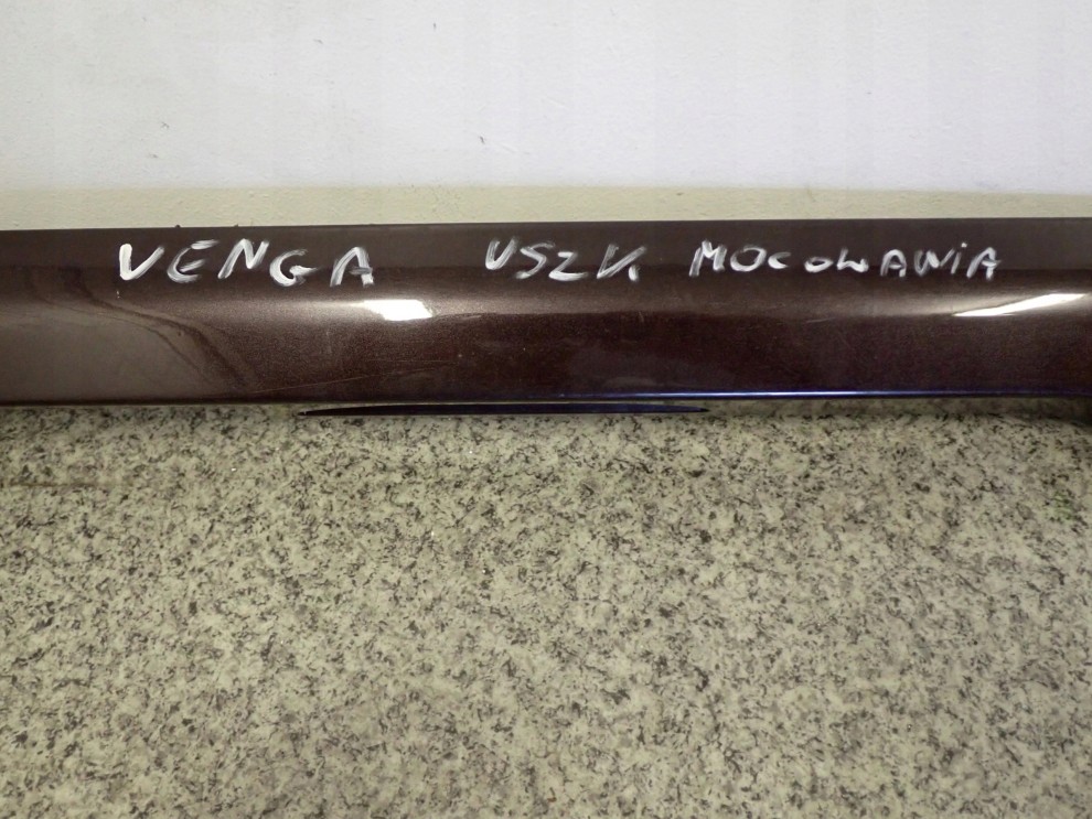 KIA VENGA 09- LISTWA KLAPY BAGAŻNIKA MIKROSTYK BE 2/12