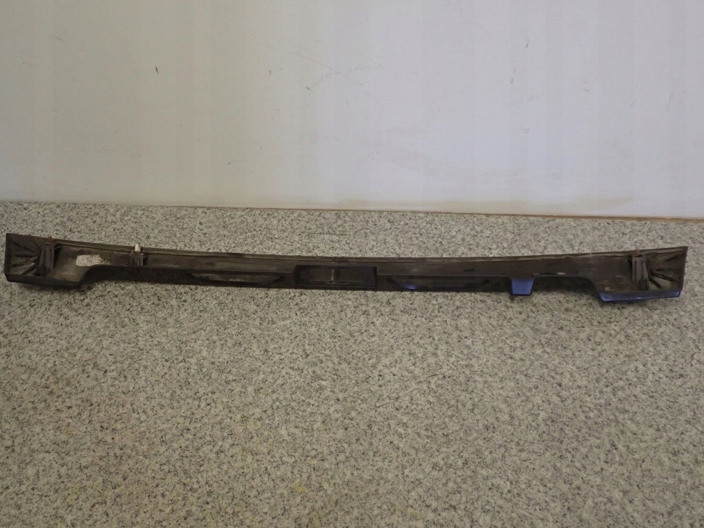 KIA VENGA 09- LISTWA KLAPY BAGAŻNIKA MIKROSTYK BE 4/12