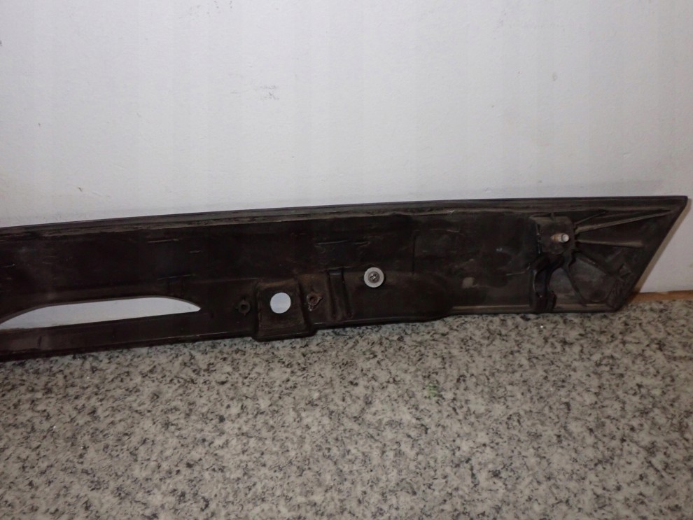 KIA VENGA 09- LISTWA KLAPY BAGAŻNIKA MIKROSTYK BE 6/12