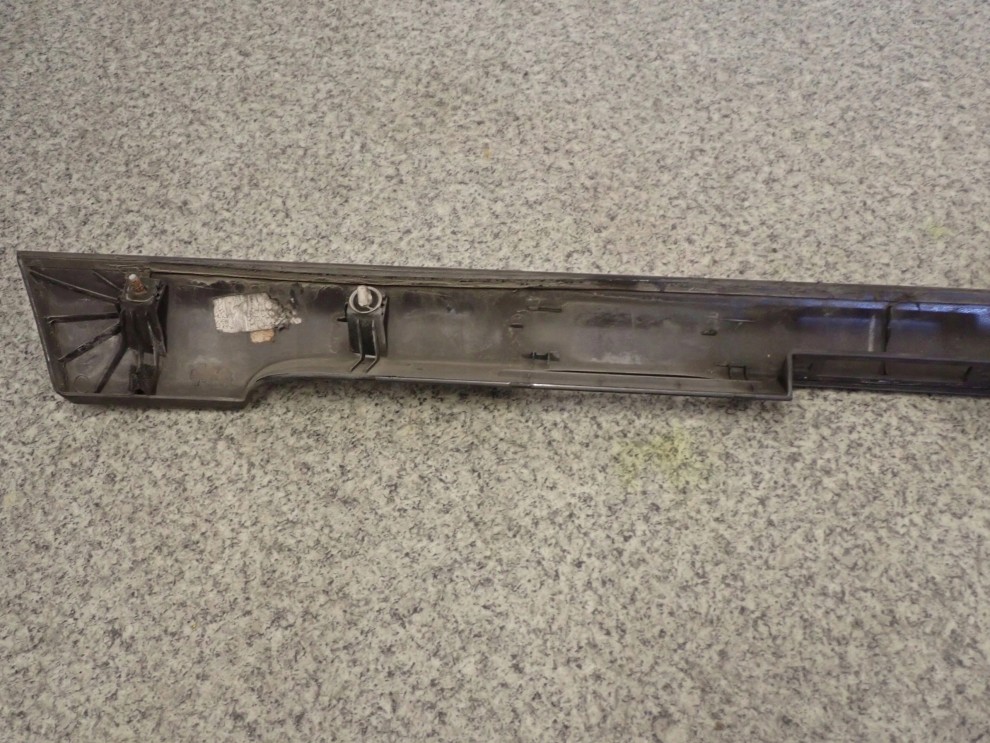 KIA VENGA 09- LISTWA KLAPY BAGAŻNIKA MIKROSTYK BE 9/12