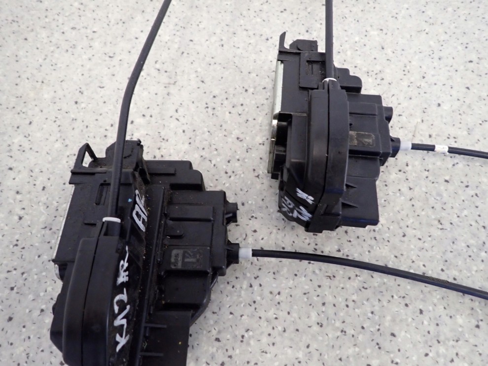 NISSAN MICRA K12 03-10 ZAMEK DRZWI TYLNY PRAWY 2/6