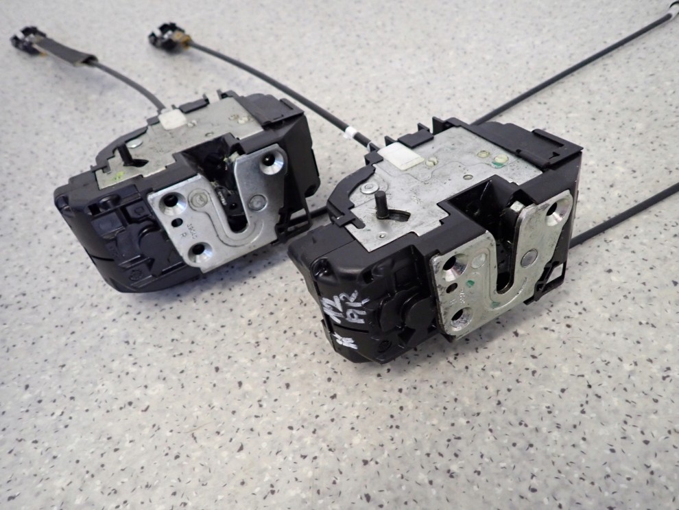 NISSAN MICRA K12 03-10 ZAMEK DRZWI TYLNY PRAWY 5/6