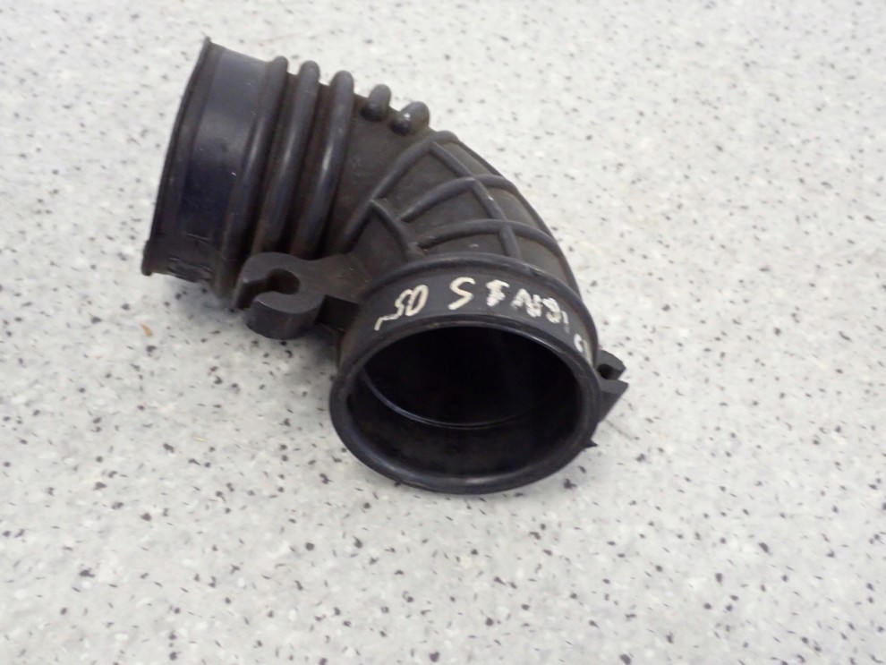 SUZUKI IGNIS II 1.3 1.5 BENZYNA 04-08 RURA DOLOTU POWIETRZA DO PRZEPUSTNICY 3/6