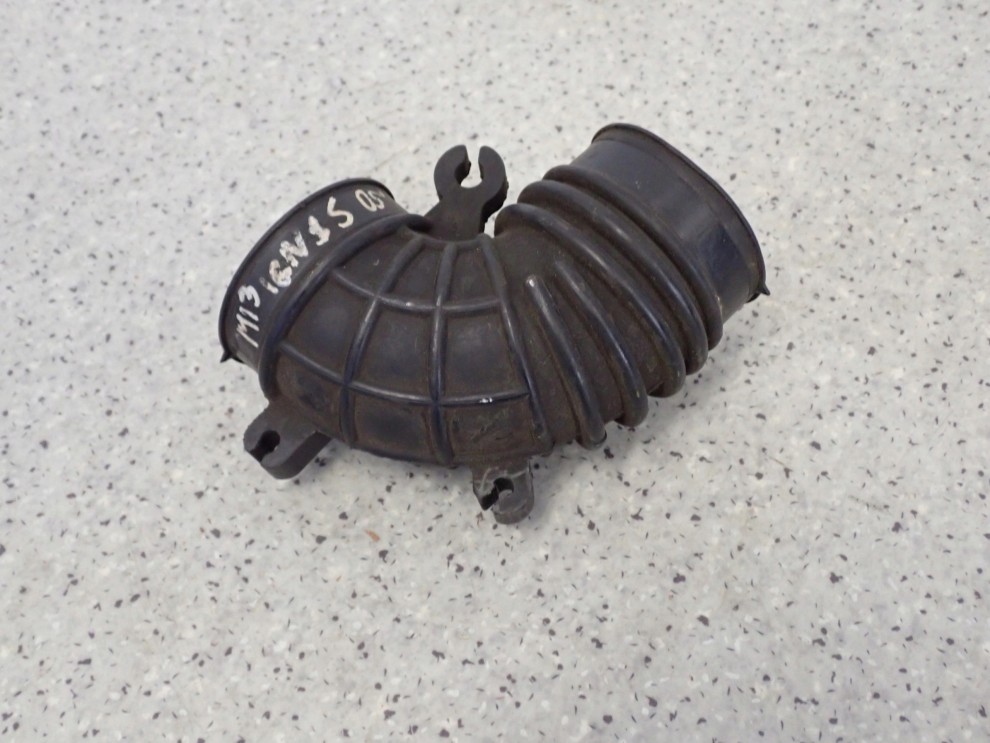 SUZUKI IGNIS II 1.3 1.5 BENZYNA 04-08 RURA DOLOTU POWIETRZA DO PRZEPUSTNICY 6/6