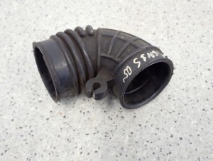 SUZUKI IGNIS II 1.3 1.5 BENZYNA 04-08 RURA DOLOTU POWIETRZA DO PRZEPUSTNICY 2/6 MINIATURA