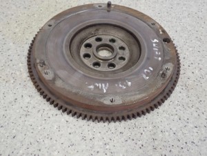 SUZUKI SWIFT M13A 1.3 04-09 KOŁO ZAMACHOWE AUTOMAT 4/7 MINIATURA