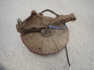 KIA CARENS II 02-06 CRDI ZWROTNICA TYLNA LEWA 7/7 MINIATURA