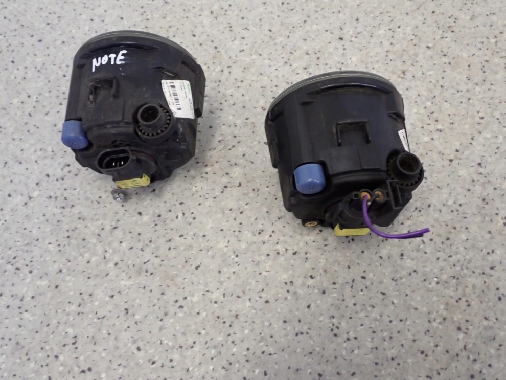 NISSAN NOTE E11 06-09 HALOGEN LEWY LUB PRAWY 5/7