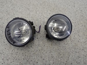 NISSAN NOTE E11 06-09 HALOGEN LEWY LUB PRAWY 2/7 MINIATURA