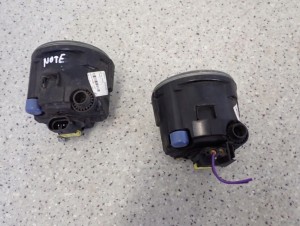 NISSAN NOTE E11 06-09 HALOGEN LEWY LUB PRAWY 6/7 MINIATURA