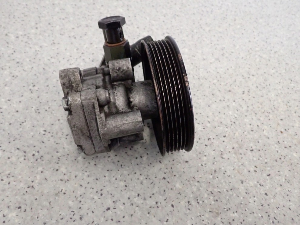 HYUNDAI TUCSON 2.0 CRDI 140KM 04- POMPA WSPOMAGANIA UKŁADU KIEROWNICZEGO 3/8
