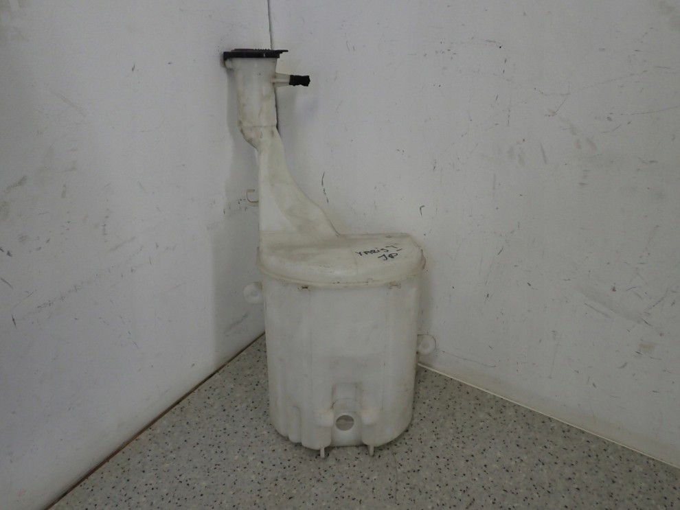 TOYOTA YARIS JP ZBIORNICZEK SPRYSKIWACZY SPRISKIWACZA 1/8