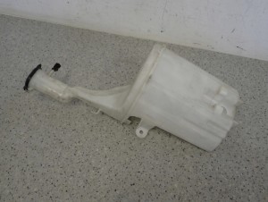 TOYOTA YARIS JP ZBIORNICZEK SPRYSKIWACZY SPRISKIWACZA 4/8 MINIATURA