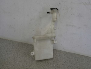 TOYOTA YARIS JP ZBIORNICZEK SPRYSKIWACZY SPRISKIWACZA 6/8 MINIATURA