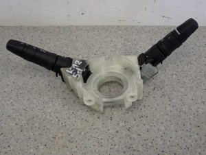 NISSAN MICRA K12 02-10 PRZEŁĄCZNIK POD KIEROWNICE ZESPOLONY BEZ HALOGENÓW 1/4 MINIATURA