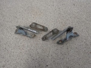 HONDA CIVIC VII 01- ZAWIAS MASKI LEWY LUB PRAWY 2/6 MINIATURA