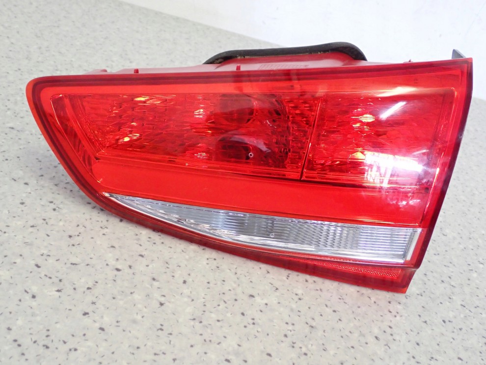 KIA CEED II KOMBI SPORT 17- LAMPA TYLNA PRAWA W KLAPĘ LIFT 3/5