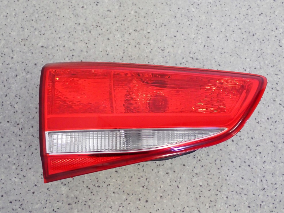 KIA CEED II KOMBI SPORT 17- LAMPA TYLNA LEWA W KLAPĘ LIFT 1/6