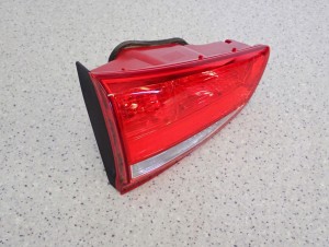 KIA CEED II KOMBI SPORT 17- LAMPA TYLNA LEWA W KLAPĘ LIFT 4/6 MINIATURA