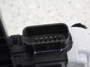 HYUNDAI IX20 HB 5D 09- ZAMEK DRZWI PRZEDNI LEWY 6 PIN EUROPA 5/8 MINIATURA