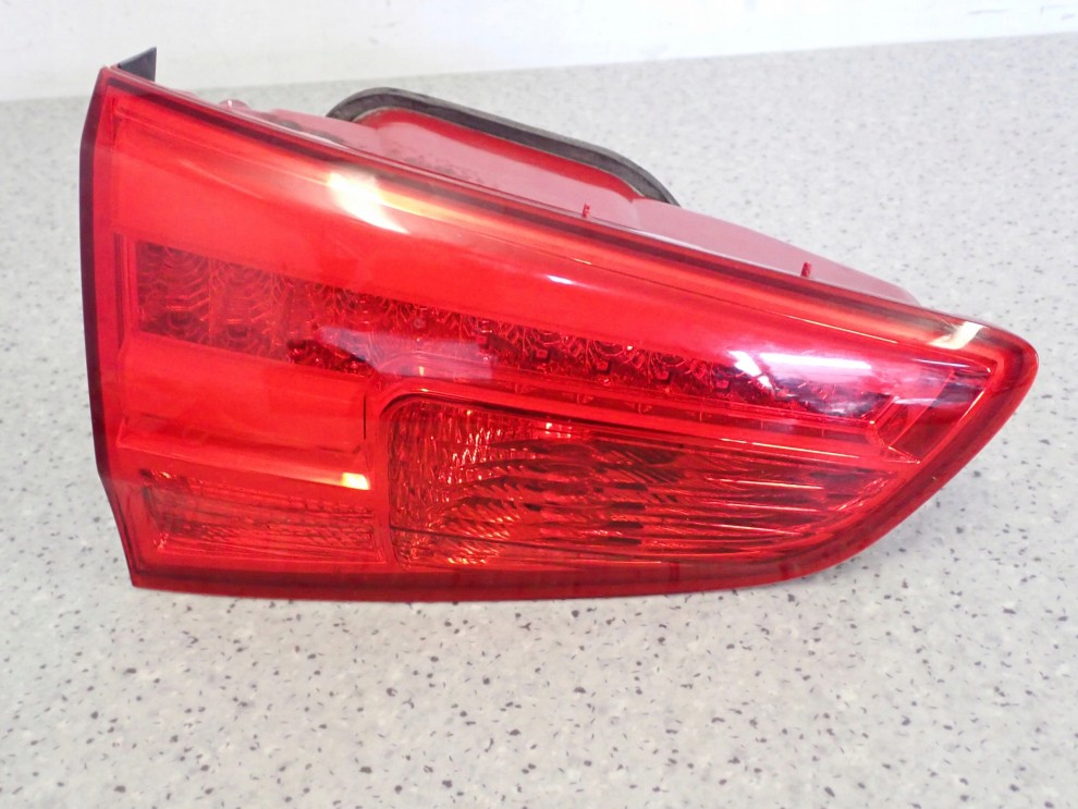 KIA CEED II KOMBI SW 12-17 LAMPA TYLNA LEWA W KLAPĘ 2/6