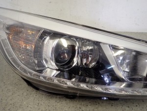 KIA CEED II 12-17 LAMPA PRZEDNIA PRAWA REFLEKTOR PRAWY SOCZEWKA + LED 3/16 MINIATURA