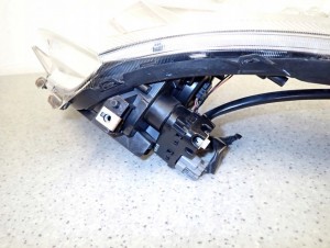 SUZUKI SWIFT MK7 10-16 REFLEKTOR PRZEDNI PRAWY LAMPA PRZÓD EUROPA 8/8 MINIATURA