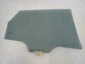 KIA CEED II KOMBI SW 12-17 SZYBA TYLNA LEWA 3/3 MINIATURA