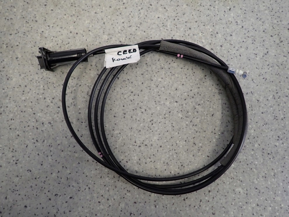 KIA CEED I KOMBI 06-11 LINKA KLAPKI WLEWU PALIWA 1/2