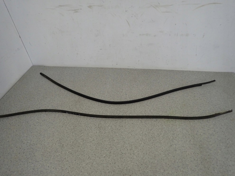 NISSAN NOTE 06-12 LISTWA DACHOWA PRAWA 1/3