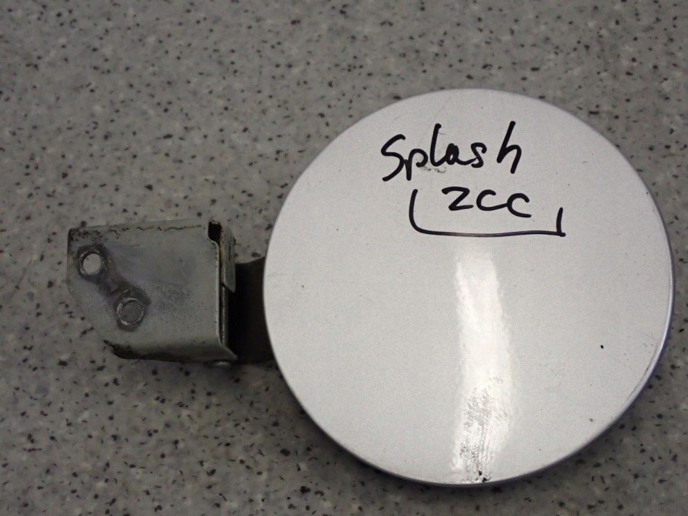 SUZUKI SPLASH 08-14 KLAPKA WLEWU PALIWA ZCC 1/6