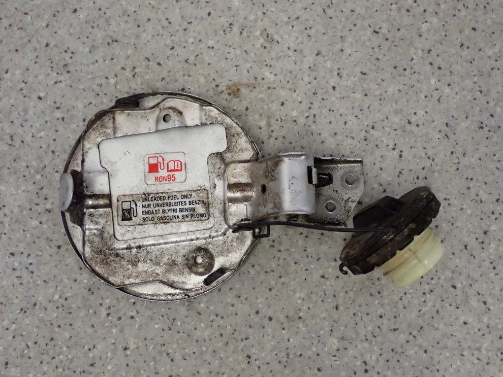 SUZUKI SPLASH 08-14 KLAPKA WLEWU PALIWA ZCC 5/6