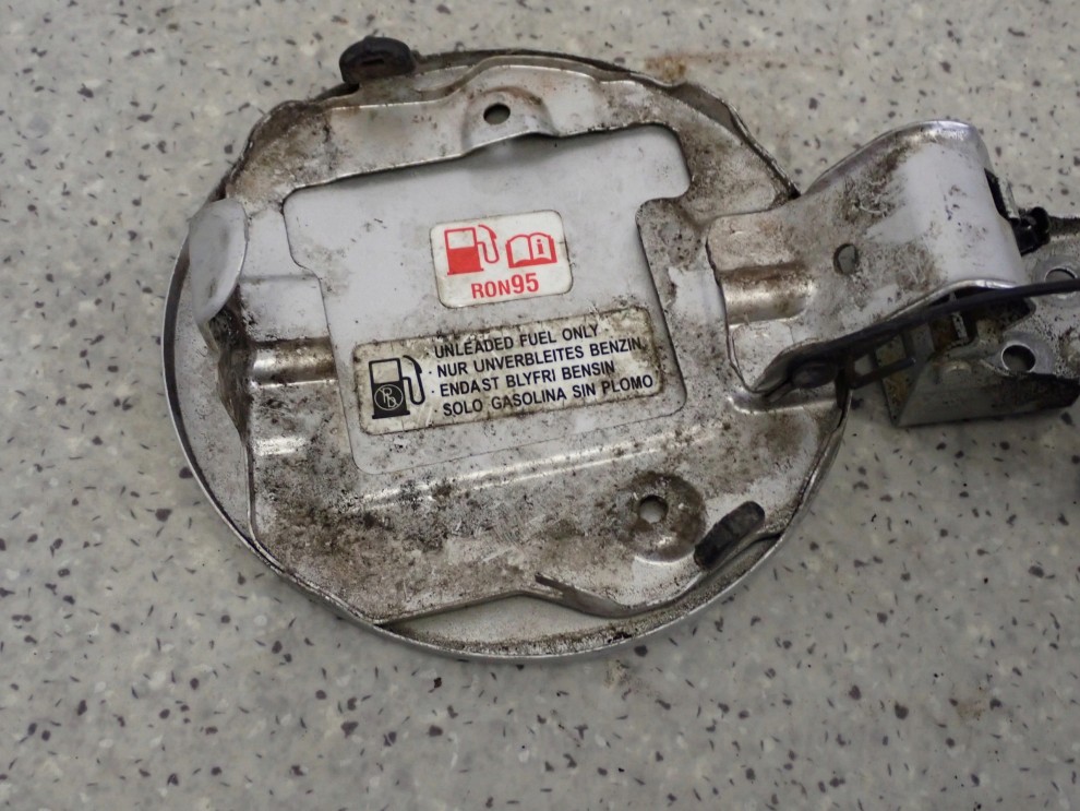 SUZUKI SPLASH 08-14 KLAPKA WLEWU PALIWA ZCC 6/6