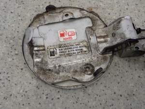 SUZUKI SPLASH 08-14 KLAPKA WLEWU PALIWA ZCC 6/6 MINIATURA