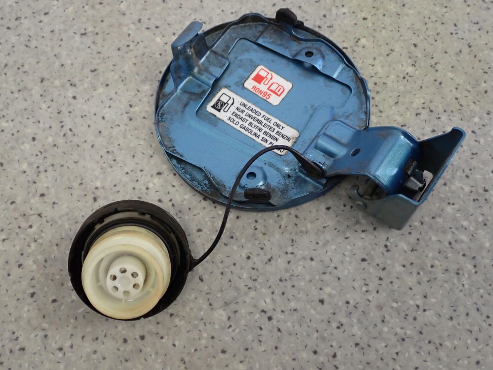 SUZUKI SPLASH 08-14 KLAPKA WLEWU PALIWA ZDQ 5/5